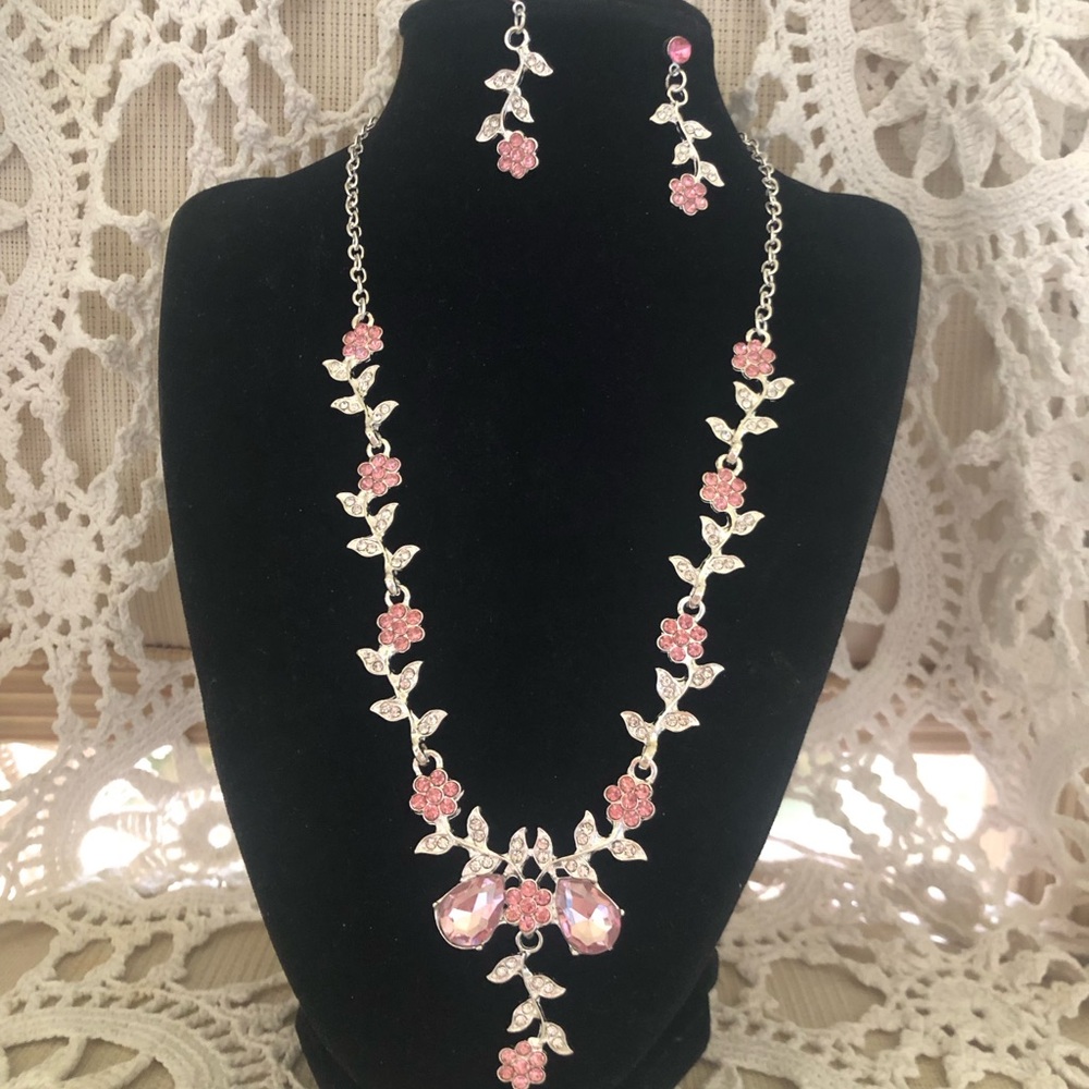 NWT Pink Floral Crystal Necklace and Earring Set - Women Jewelry
